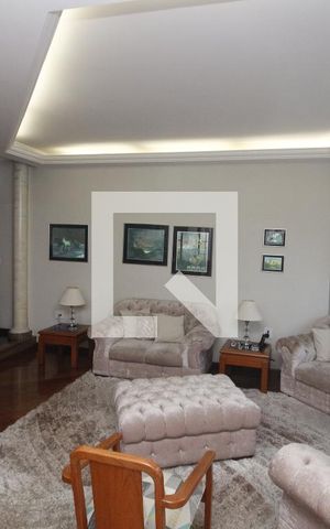 Casa à venda com 270m², 3 quartos e 8 vagasSala