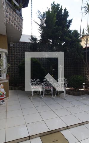 Casa à venda com 270m², 3 quartos e 8 vagasEntrada