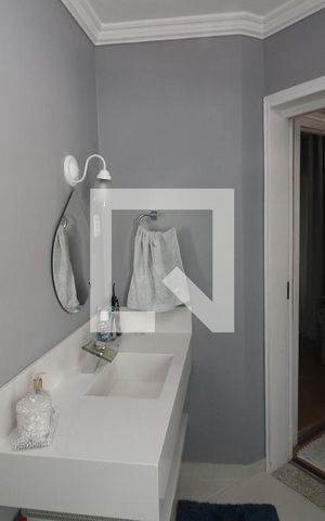 Casa à venda com 270m², 3 quartos e 8 vagasBanheiro da Suíte