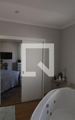 Casa à venda com 270m², 3 quartos e 8 vagasBanheiro da Suíte