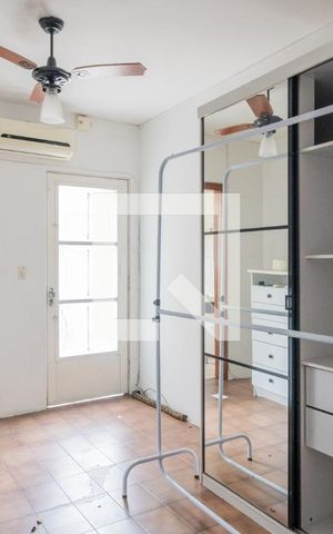 Casa à venda com 150m², 6 quartos e 4 vagas Casa à venda com 150m², 6 quartos e 4 vagasQuarto 3 - Suíte