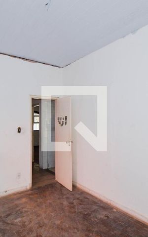 Casa à venda com 304m², 3 quartos e 2 vagas Casa à venda com 304m², 3 quartos e 2 vagasQuarto 3