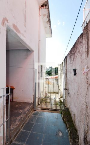 Casa à venda com 304m², 3 quartos e 2 vagas Casa à venda com 304m², 3 quartos e 2 vagasCorredor Lateral