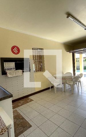 Casa à venda com 370m², 4 quartos e 4 vagas Casa à venda com 370m², 4 quartos e 4 vagasÁrea externa