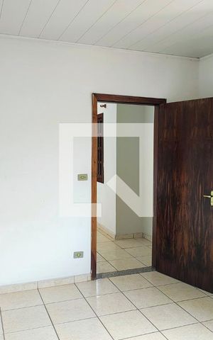 Casa à venda com 250m², 3 quartos e 3 vagas Casa à venda com 250m², 3 quartos e 3 vagasQuarto 3