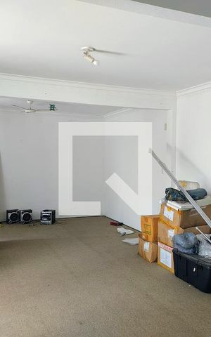 Casa à venda com 250m², 3 quartos e 3 vagas Casa à venda com 250m², 3 quartos e 3 vagasÁrea comum