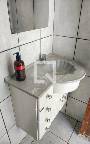 Casa à venda com 250m², 3 quartos e 3 vagas Casa à venda com 250m², 3 quartos e 3 vagasBanheiro 2