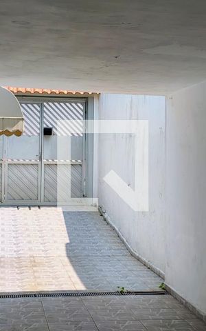 Casa à venda com 250m², 3 quartos e 3 vagas Casa à venda com 250m², 3 quartos e 3 vagasGaragem