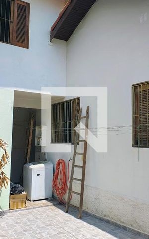 Casa à venda com 250m², 3 quartos e 3 vagas Casa à venda com 250m², 3 quartos e 3 vagasQuintal