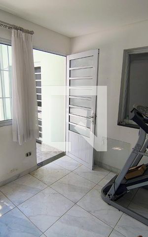 Casa à venda com 250m², 3 quartos e 3 vagas Casa à venda com 250m², 3 quartos e 3 vagasÁrea comum