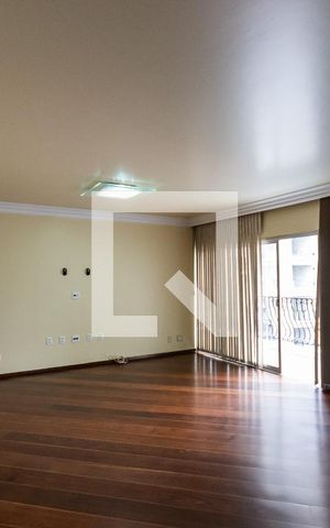 Apartamento para alugar com 142m², 3 quartos e 2 vagas Apartamento para alugar com 142m², 3 quartos e 2 vagasSala