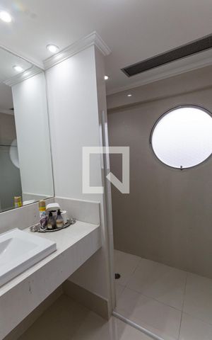 Apartamento para alugar com 142m², 3 quartos e 2 vagas Apartamento para alugar com 142m², 3 quartos e 2 vagasBanheiro da Suíte