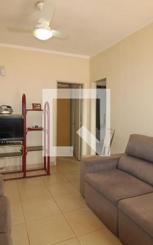 Casa à venda com 90m², 2 quartos e 2 vagas Casa à venda com 90m², 2 quartos e 2 vagasSala