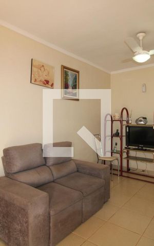 Casa à venda com 90m², 2 quartos e 2 vagas Casa à venda com 90m², 2 quartos e 2 vagasSala