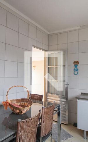 Casa à venda com 90m², 2 quartos e 2 vagas Casa à venda com 90m², 2 quartos e 2 vagasCozinha