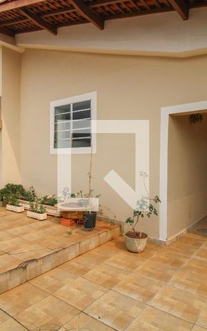 Casa à venda com 90m², 2 quartos e 2 vagas Casa à venda com 90m², 2 quartos e 2 vagasGaragem