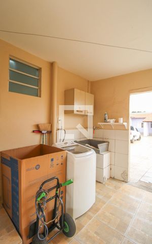 Casa à venda com 90m², 2 quartos e 2 vagas Casa à venda com 90m², 2 quartos e 2 vagasÁrea de serviço
