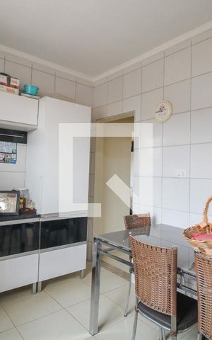 Casa à venda com 90m², 2 quartos e 2 vagas Casa à venda com 90m², 2 quartos e 2 vagasCozinha