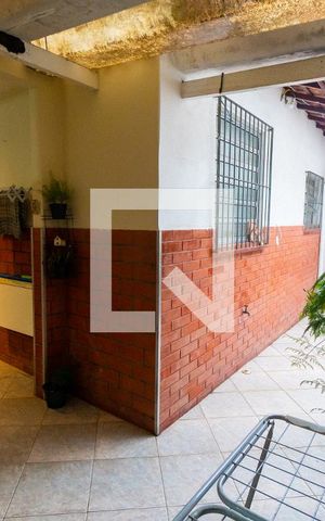 Casa à venda com 250m², 3 quartos e 3 vagas Casa à venda com 250m², 3 quartos e 3 vagasQuintal