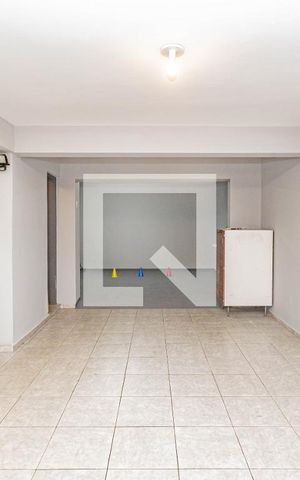 Casa à venda com 160m², 4 quartos e 2 vagas Casa à venda com 160m², 4 quartos e 2 vagasGaragem