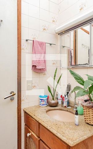 Casa à venda com 160m², 4 quartos e 2 vagas Casa à venda com 160m², 4 quartos e 2 vagasBanheiro 2