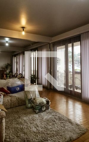 Apartamento à venda com 264m², 6 quartos e 1 vaga Apartamento à venda com 264m², 6 quartos e 1 vagaSala