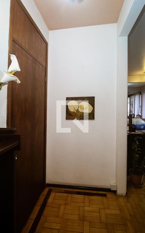 Apartamento à venda com 264m², 6 quartos e 1 vaga Apartamento à venda com 264m², 6 quartos e 1 vagaEntrada