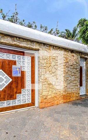 Casa à venda com 400m², 3 quartos e 8 vagasFachada