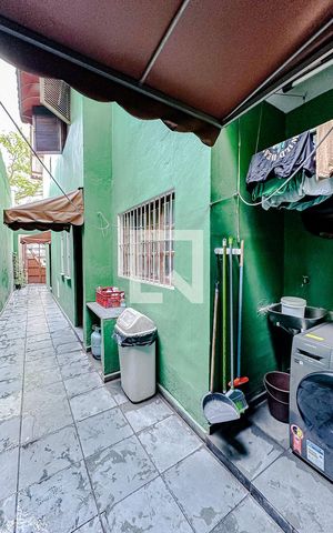 Casa à venda com 180m², 3 quartos e 2 vagasÁrea externa