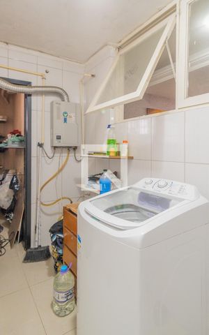 Casa à venda com 300m², 3 quartos e 2 vagasÁrea de Serviço
