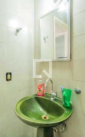 Casa à venda com 300m², 3 quartos e 2 vagasBanheiro Social