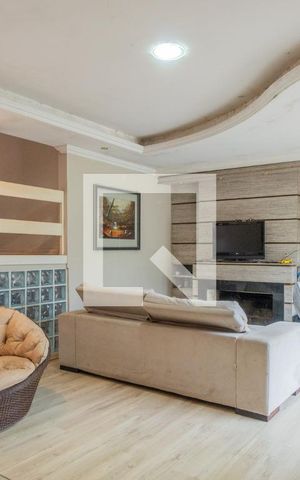 Casa à venda com 300m², 3 quartos e 2 vagasSala