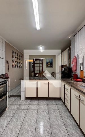 Casa à venda com 267m², 3 quartos e 1 vaga Casa à venda com 267m², 3 quartos e 1 vagaCozinha