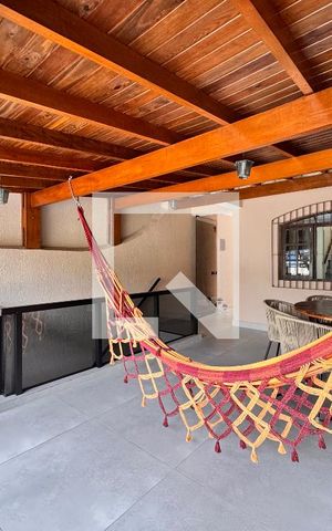 Casa à venda com 267m², 3 quartos e 1 vaga Casa à venda com 267m², 3 quartos e 1 vagaVaranda
