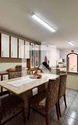 Casa à venda com 267m², 3 quartos e 1 vaga Casa à venda com 267m², 3 quartos e 1 vagaCozinha