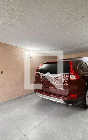 Casa à venda com 267m², 3 quartos e 1 vaga Casa à venda com 267m², 3 quartos e 1 vagaGaragem
