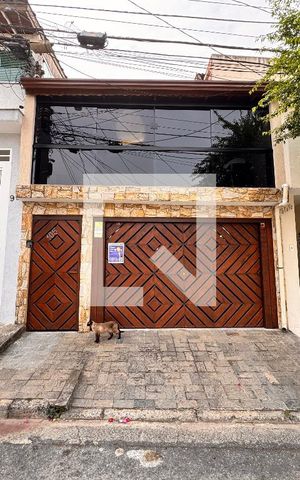 Casa à venda com 267m², 3 quartos e 1 vaga Casa à venda com 267m², 3 quartos e 1 vagaFachada + plaquinha