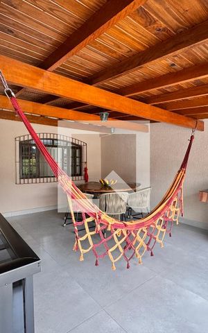 Casa à venda com 267m², 3 quartos e 1 vaga Casa à venda com 267m², 3 quartos e 1 vagaVaranda