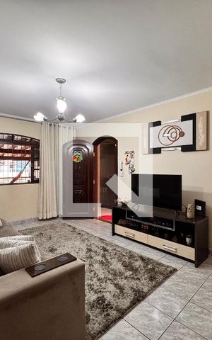 Casa à venda com 267m², 3 quartos e 1 vaga Casa à venda com 267m², 3 quartos e 1 vagaSala