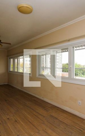 Casa de condomínio à venda com 300m², 4 quartos e 3 vagas Casa de condomínio à venda com 300m², 4 quartos e 3 vagasVaranda