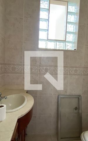 Casa à venda com 403m², 5 quartos e 5 vagas Casa à venda com 403m², 5 quartos e 5 vagasBanheiro do Quarto 4