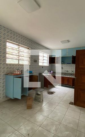 Casa à venda com 403m², 5 quartos e 5 vagas Casa à venda com 403m², 5 quartos e 5 vagasCozinha