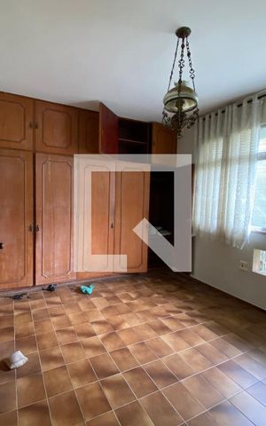 Casa à venda com 403m², 5 quartos e 5 vagas Casa à venda com 403m², 5 quartos e 5 vagasQuarto 2