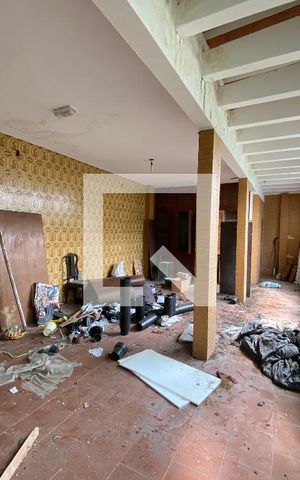 Casa à venda com 403m², 5 quartos e 5 vagas Casa à venda com 403m², 5 quartos e 5 vagasTerraço