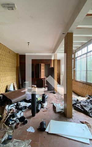Casa à venda com 403m², 5 quartos e 5 vagas Casa à venda com 403m², 5 quartos e 5 vagasTerraço