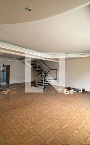 Casa à venda com 403m², 5 quartos e 5 vagas Casa à venda com 403m², 5 quartos e 5 vagasSala