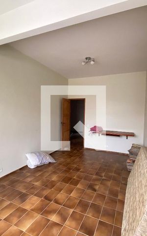 Casa à venda com 403m², 5 quartos e 5 vagas Casa à venda com 403m², 5 quartos e 5 vagasQuarto 3