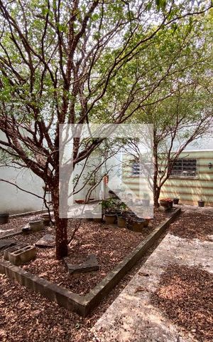 Casa à venda com 403m², 5 quartos e 5 vagas Casa à venda com 403m², 5 quartos e 5 vagasQuintal