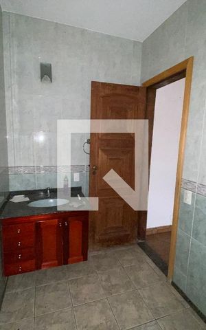 Casa à venda com 403m², 5 quartos e 5 vagas Casa à venda com 403m², 5 quartos e 5 vagasBanheiro 1