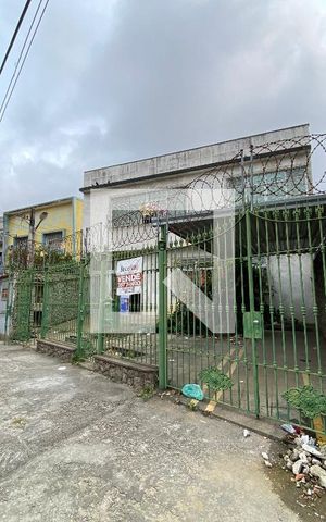 Casa à venda com 403m², 5 quartos e 5 vagas Casa à venda com 403m², 5 quartos e 5 vagasFachada